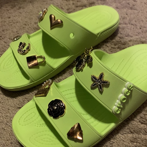 Crocs Slippers with super cute accessories - Picture 3 of 5